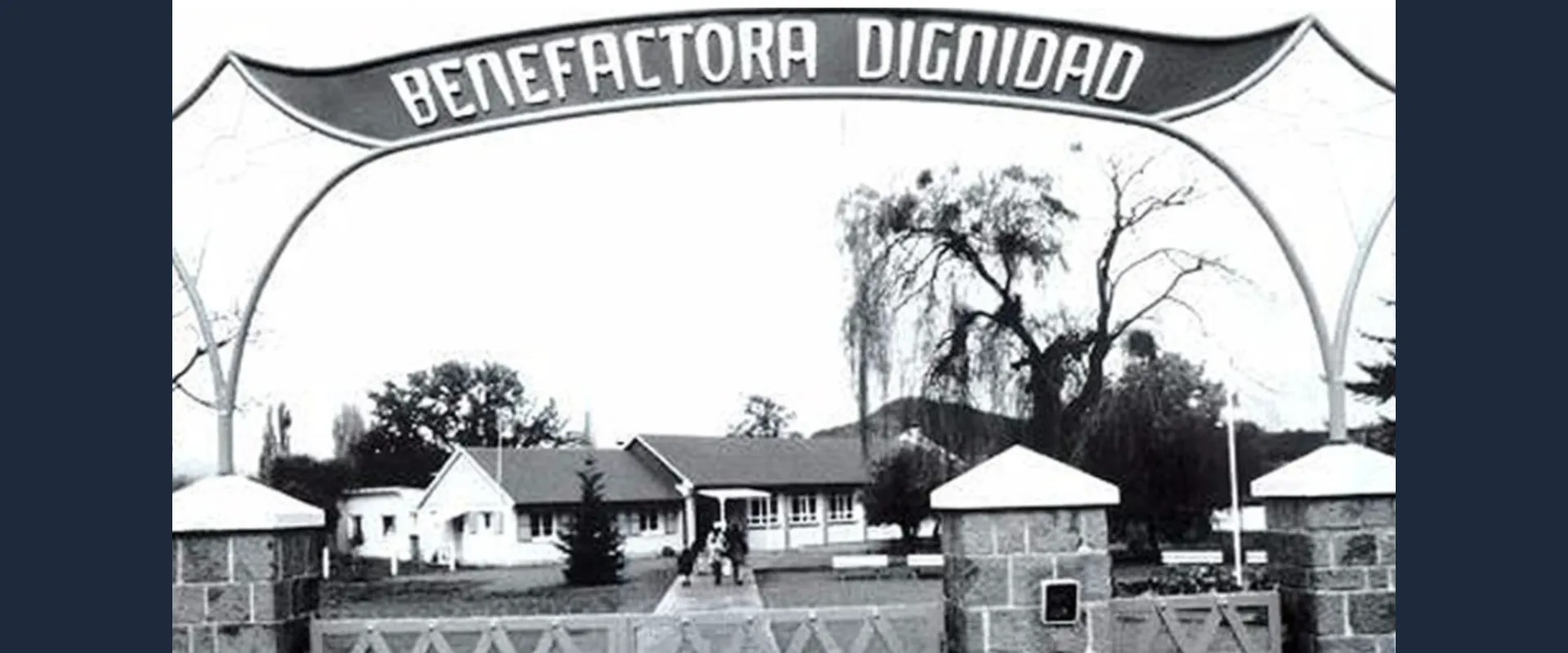 Cartel antiguo de Colonia Dignidad